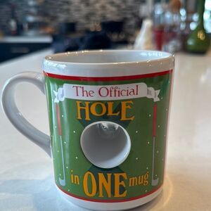 Green and White Golf-Themed Mug with Unique Cutout